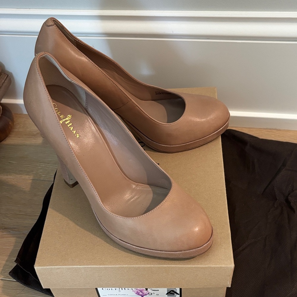 Cole Haan Tan Leather Heels Size 9 B
